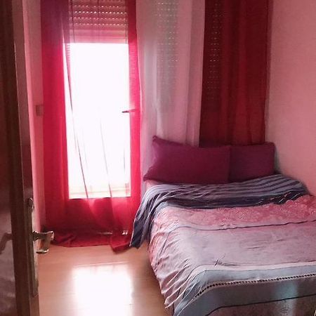 Apartamento De 3 Dormitorios Por Entrevias Madrid Exterior foto