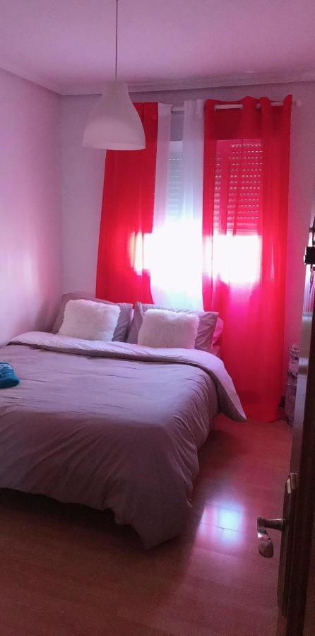 Apartamento De 3 Dormitorios Por Entrevias Madrid Exterior foto